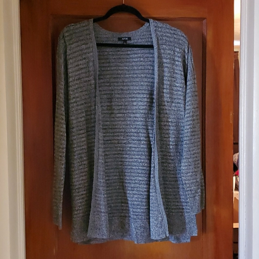 Size L Apt9 sweater shrug